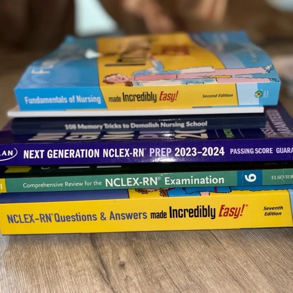 Nursing school/NCLEX book bundle - Picture 1 of 6